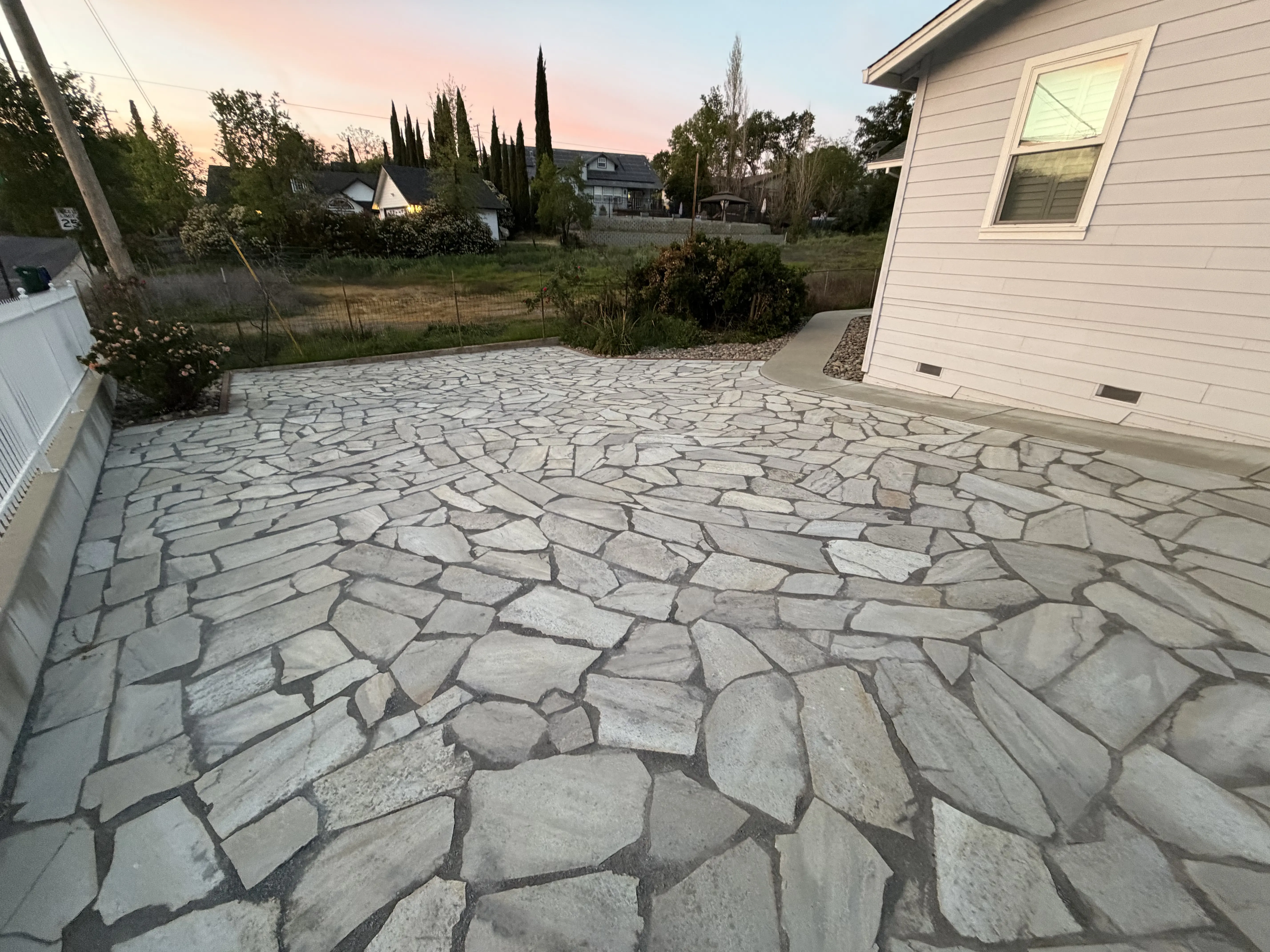 Flagstone hardscaping